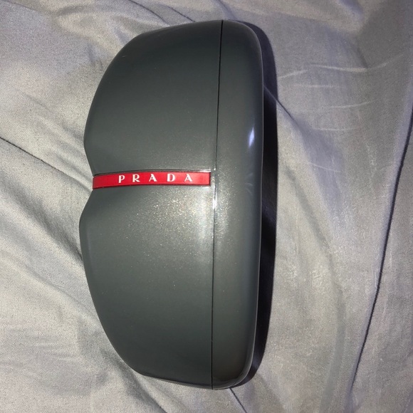 BRAND NEW PRADA SUNGLASSES 🤩 - Picture 4 of 4